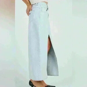 NWT Abrand Jeans 99 Maxi Skirt in Sura color. Size 26 waist.